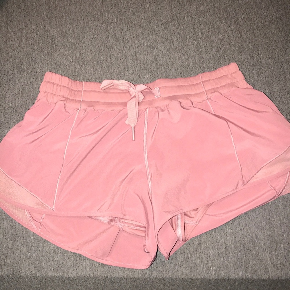 Lululemon hottie hot short 2.5
